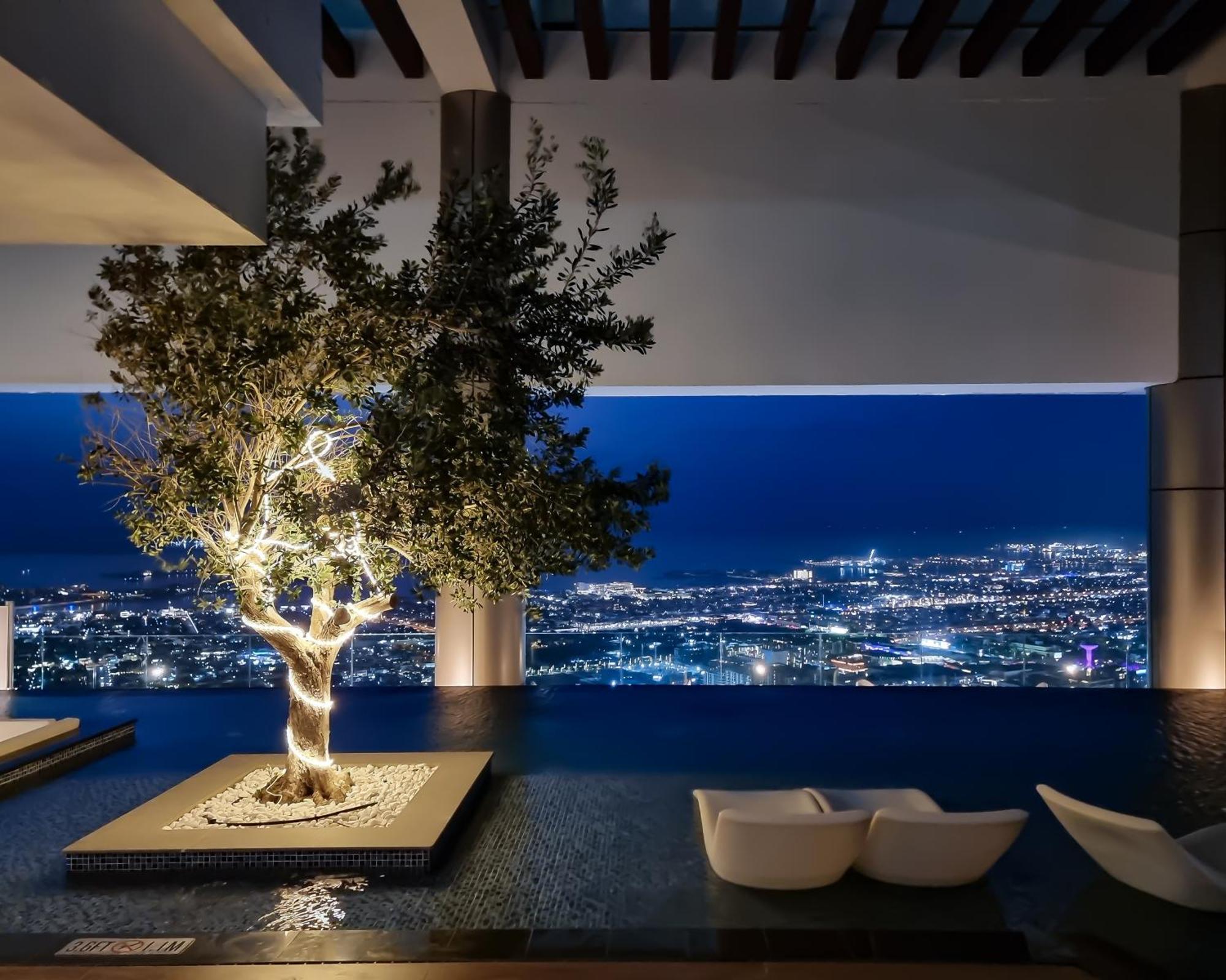 64th Floor Skyline Pool With Burj Khalifa View In Paramount Midtown *