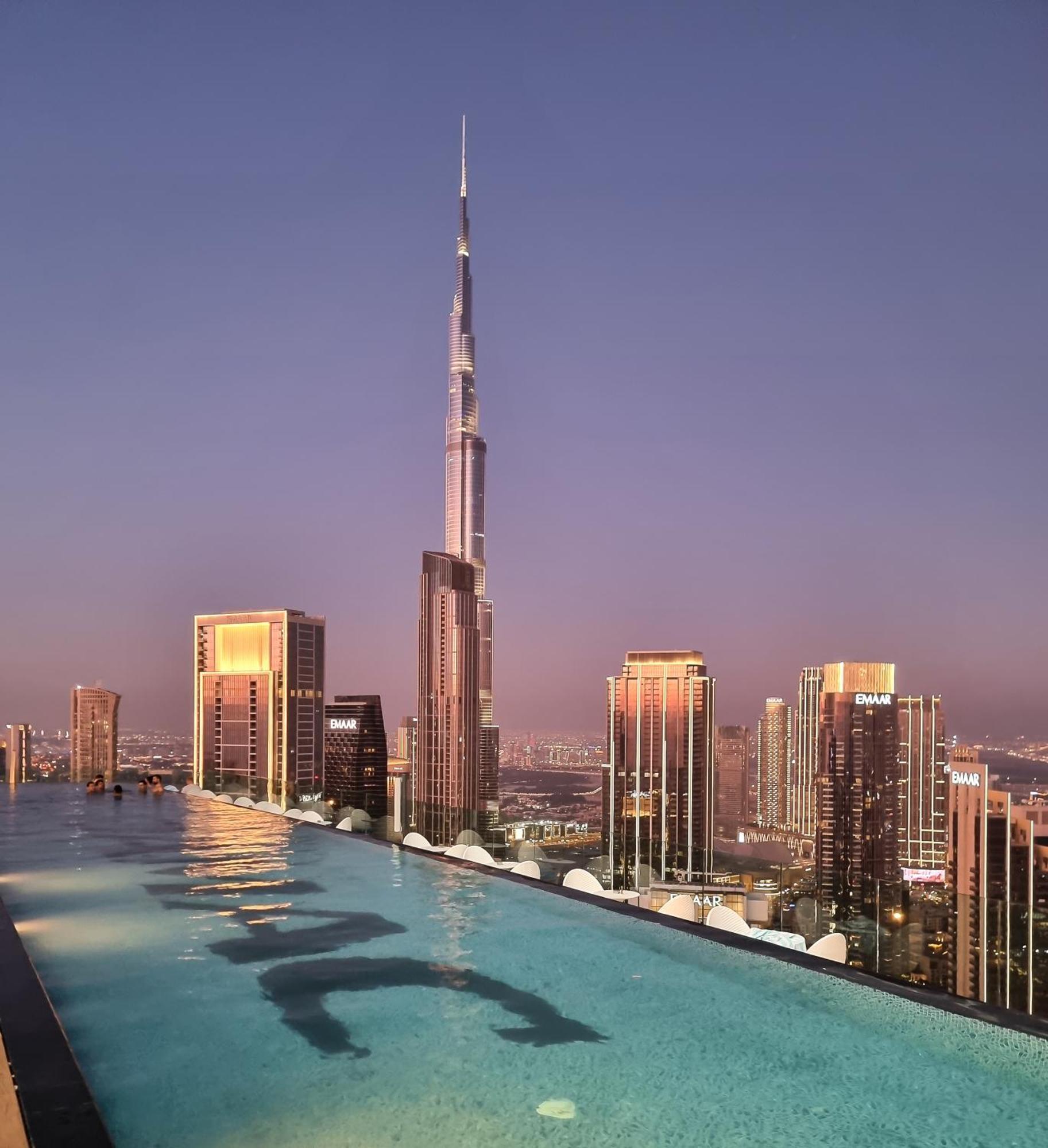 64th Floor Skyline Pool With Burj Khalifa View In Paramount Midtown *