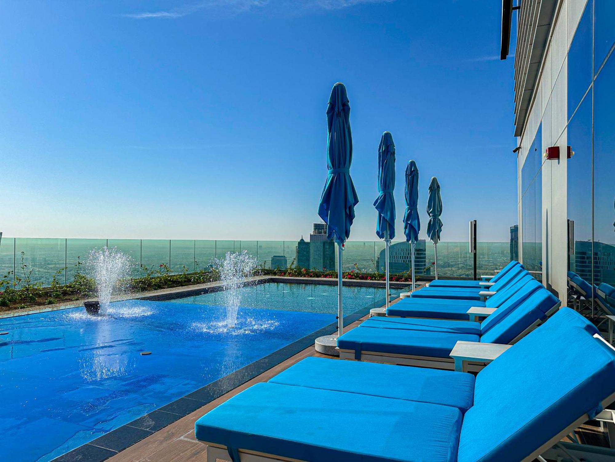 64th Floor Skyline Pool With Burj Khalifa View In Paramount Midtown *