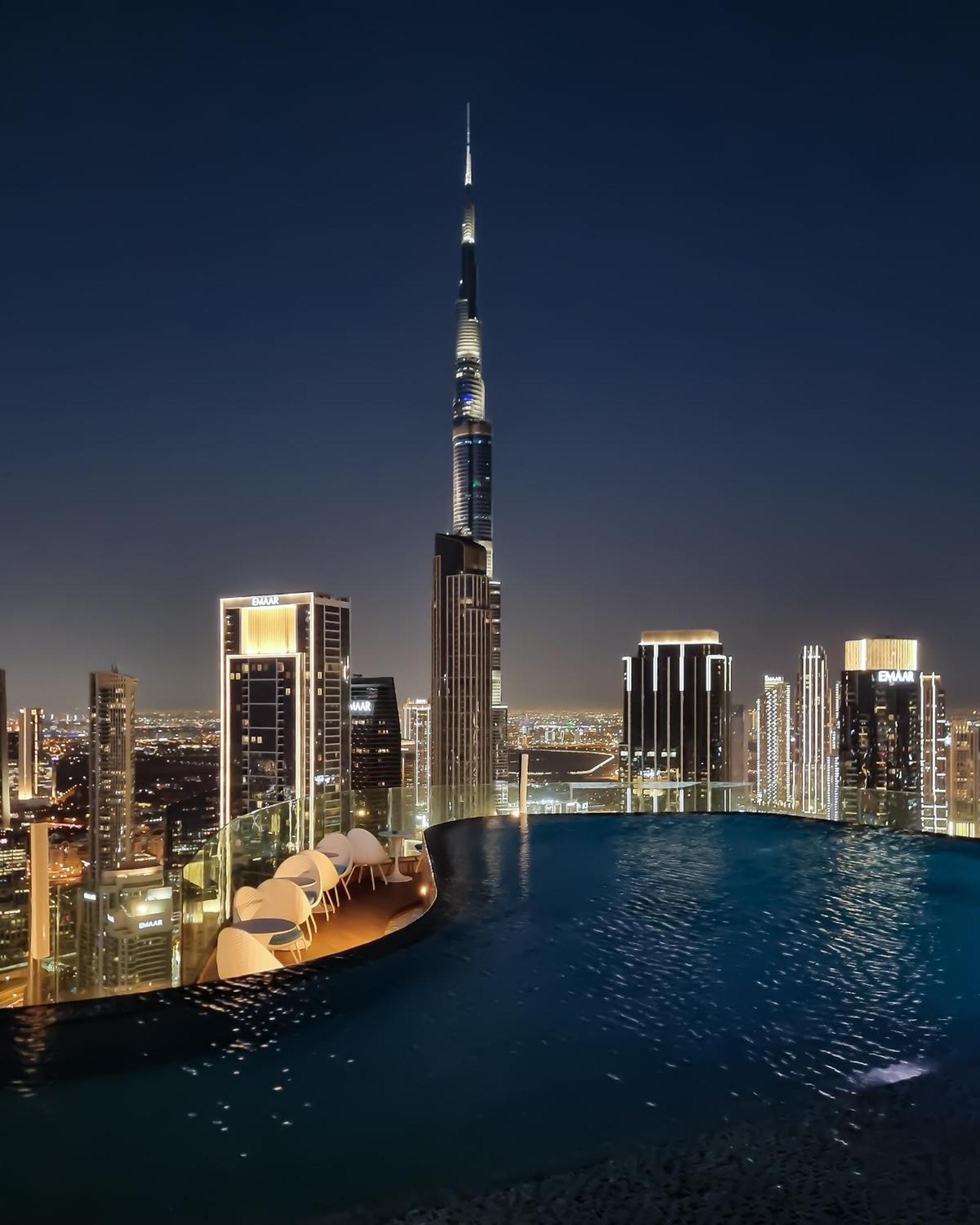 64th Floor Skyline Pool With Burj Khalifa View In Paramount Midtown Apartment Dubai