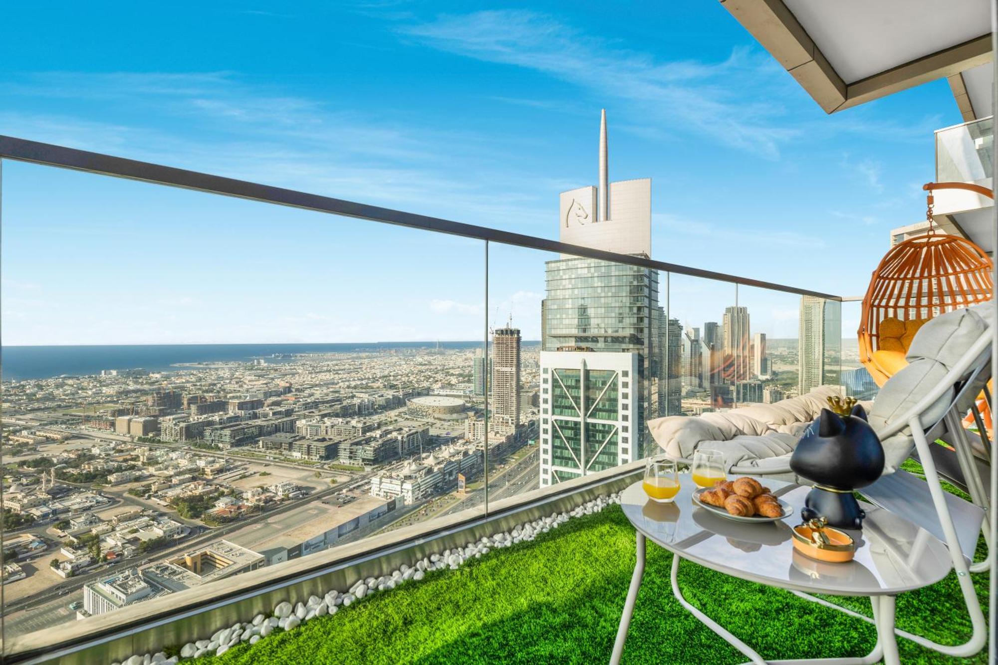 64th Floor Skyline Pool With Burj Khalifa View In Paramount Midtown * Dubai