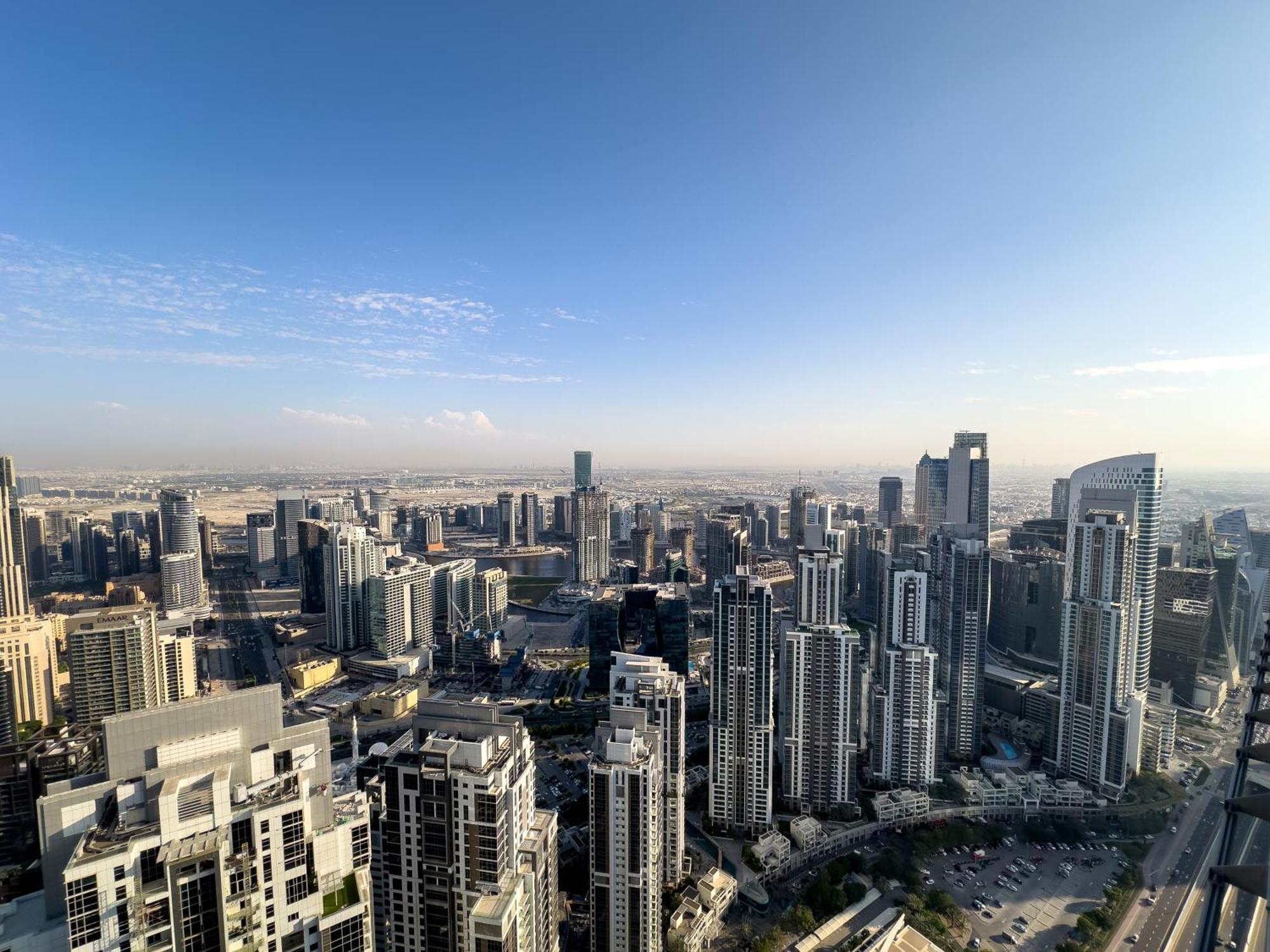 64th Floor Skyline Pool With Burj Khalifa View In Paramount Midtown Apartment